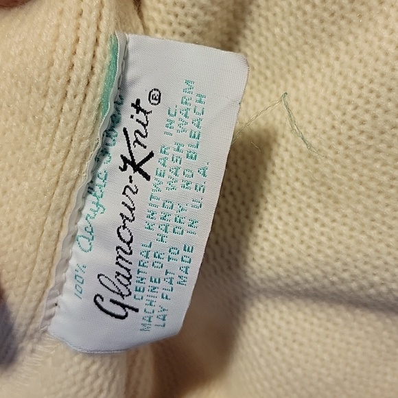 Vintage Glamour Knit Sweater Vest - Picture 6 of 12